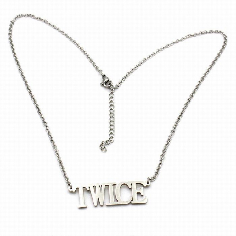 TWICE Korean stars Student Pop Necklace Pendant Plastic box packaging price for 3 pcs 3X0.5CM 8G