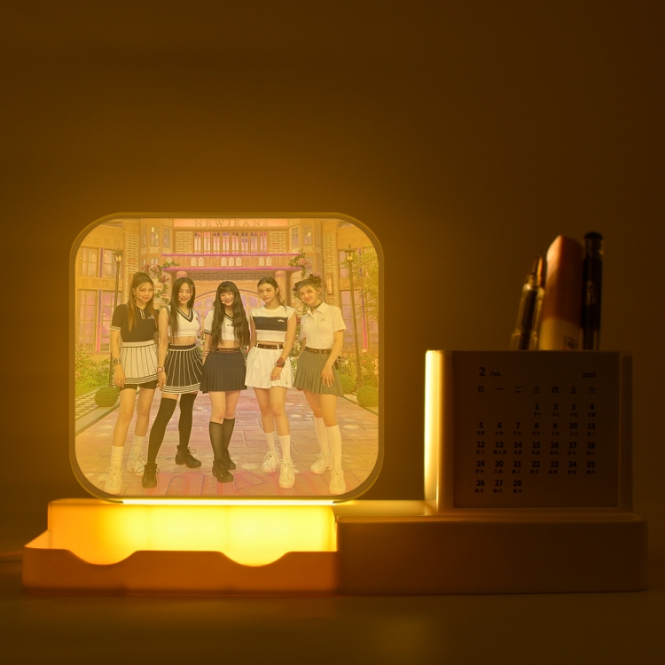 NewJeans New acrylic pencil holder night light bracket