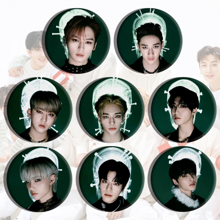 straykids Anime tinplate brooch badge a set of 8