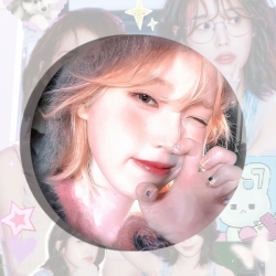 IU Anime tinplate brooch badge...