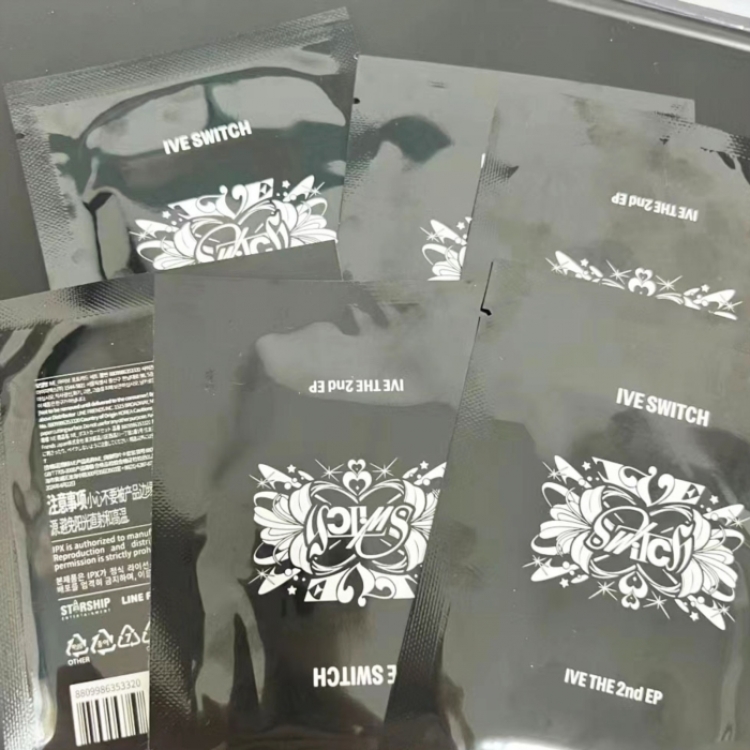 IVE Random card  Korean celebrity peripheral one pack of three cards